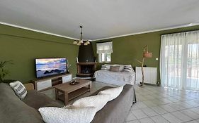 Lithos House